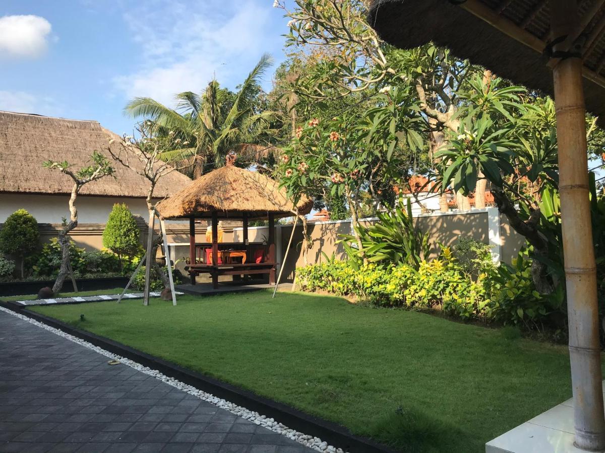 The Celuk Homestay Jimbaran Екстериор снимка