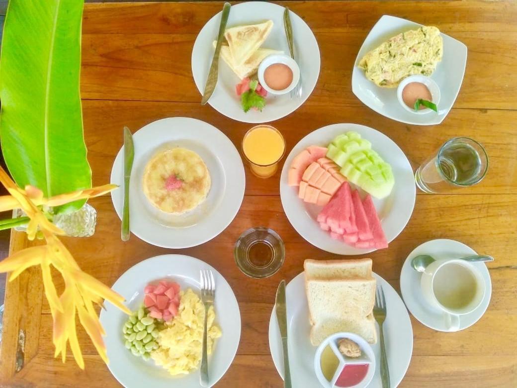 The Celuk Homestay Jimbaran Екстериор снимка